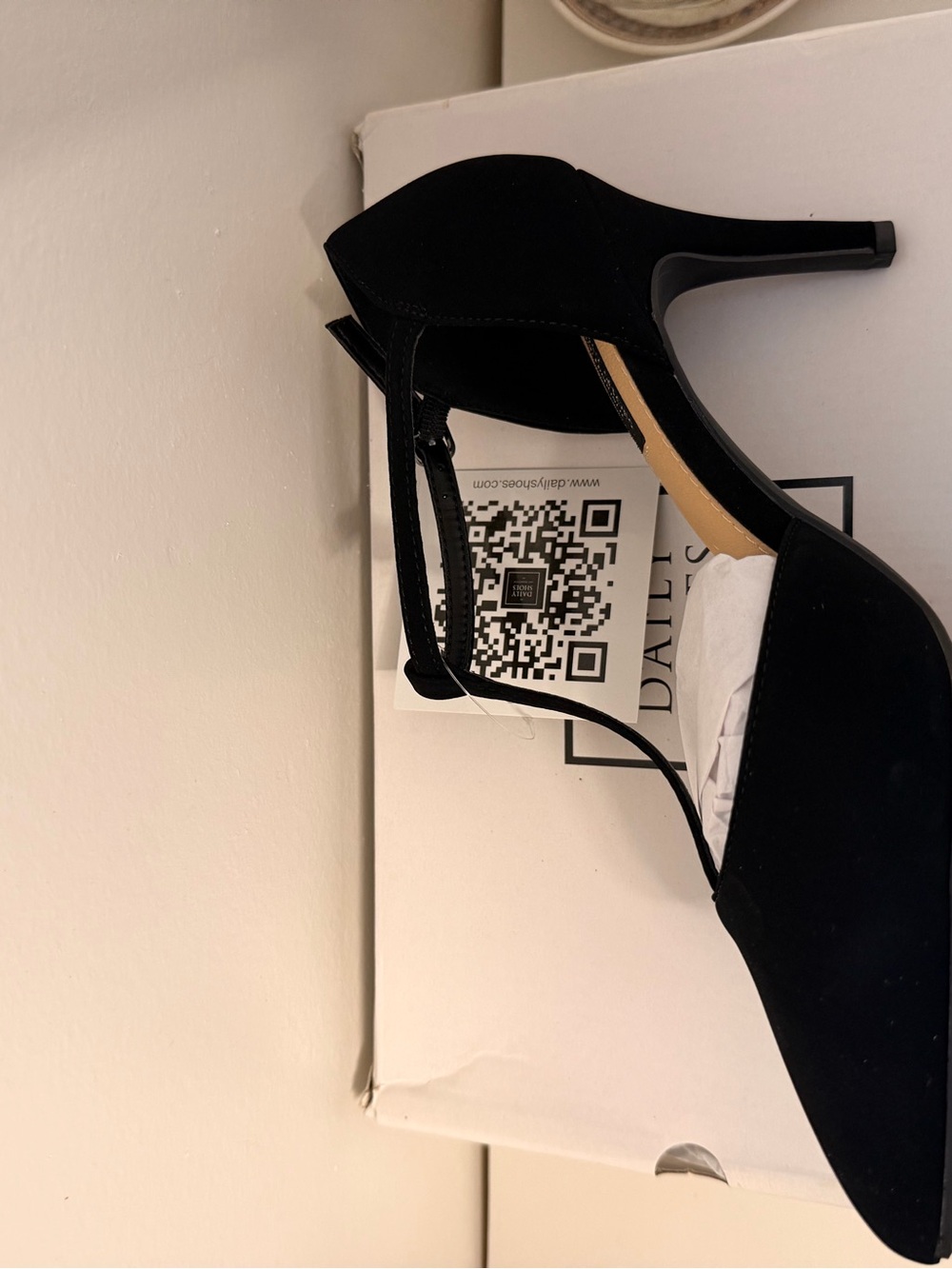 Black T-Strap Pointed Toe Shoes - San Francisco. - Picture 3 of 3